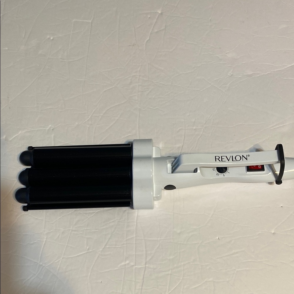 Revlon Triple Barrel Hair Waver in Black and White
